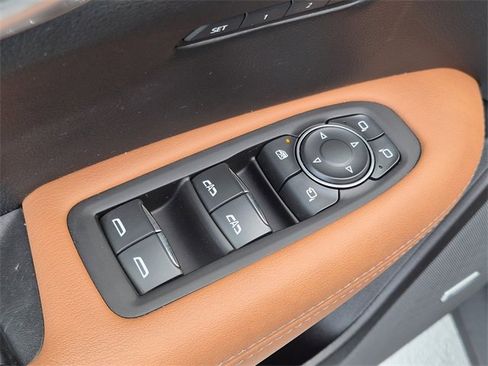 Used 2022 Cadillac XT5 Premium Luxury w/ Technology Package image 23