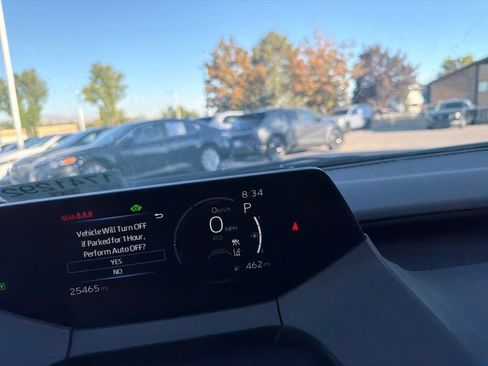 Used 2025 Toyota Prius LE FWD image 20