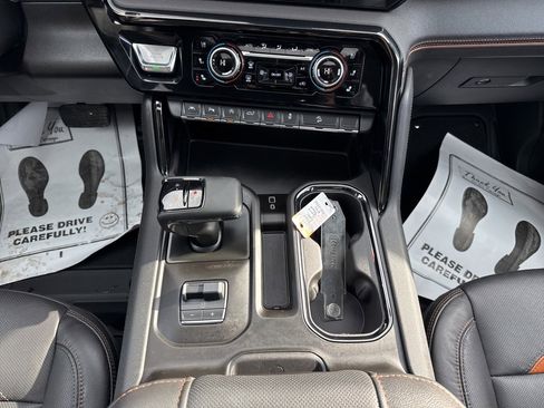 Used 2025 GMC Sierra 1500 AT4 w/ AT4 Premium Package image 15