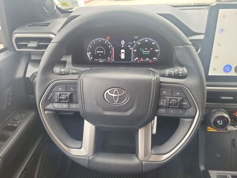 Certified 2025 Toyota 4Runner Limited image 27