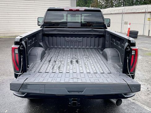 Used 2025 GMC Sierra 3500 AT4 w/ AT4 Premium Plus Package image 35