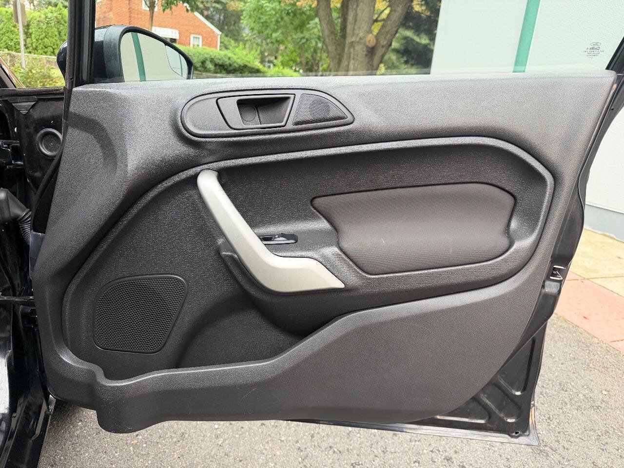 Used 2012 Ford Fiesta SE FWD image 17