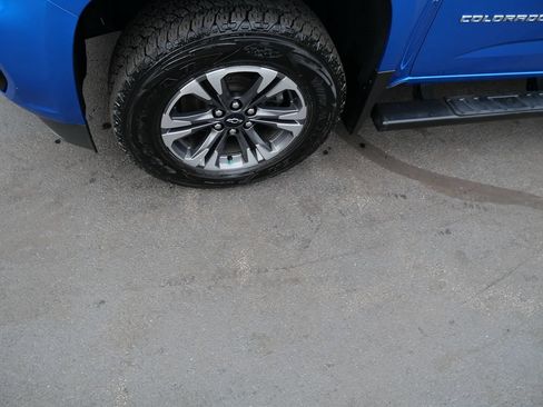 Used 2021 Chevrolet Colorado Z71 AWD/4WD image 34