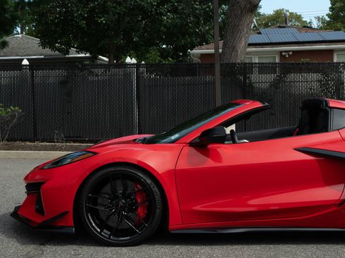 Used 2025 Chevrolet Corvette Z06 w/ Z07 Performance Package RWD image 51