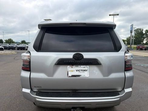 Used 2022 Toyota 4Runner TRD Off-Road w/ TRD Black Wheel Package (TMS) AWD/4WD image 8
