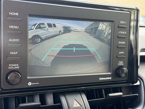 Used 2020 Toyota RAV4 XLE FWD image 13