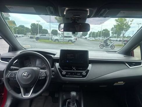 Used 2025 Toyota Corolla SE FWD image 13