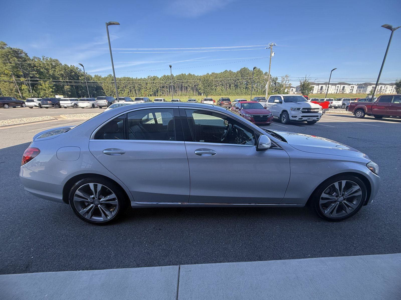 Used 2015 Mercedes-Benz C 300 Sedan image 28