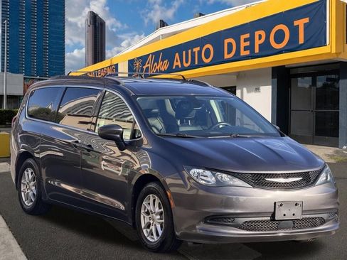 Used 2021 Chrysler Voyager Lxi FWD image 6