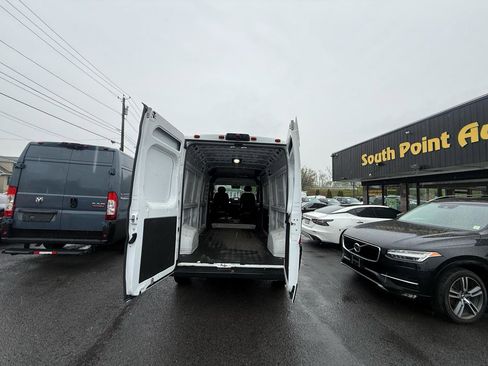 Used 2025 RAM ProMaster 2500 w/ Convenience Group FWD image 10