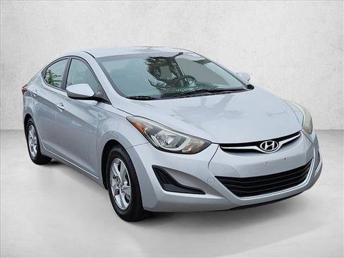 Used 2015 Hyundai Elantra SE FWD image 3