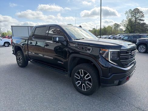 Used 2023 GMC Sierra 1500 AT4 w/ AT4 Premium Package image 9