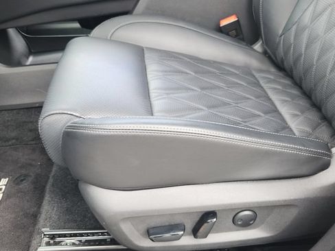 Used 2025 Nissan Rogue Platinum FWD image 25