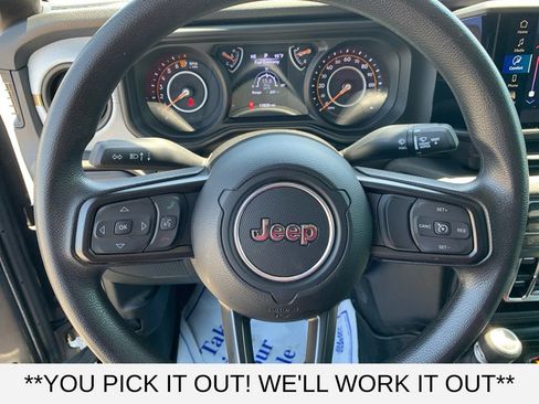 Used 2025 Jeep Gladiator Sport AWD/4WD image 15