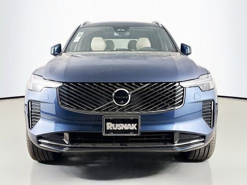 New 2026 Volvo XC90 B6 Ultra w/ Protection Package image 2