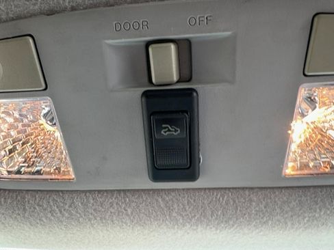 Used 2009 MAZDA MAZDA3 i Touring Value FWD image 11