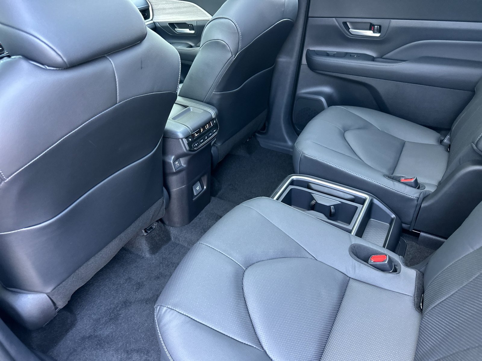 Used 2026 Toyota Grand Highlander FWD image 12