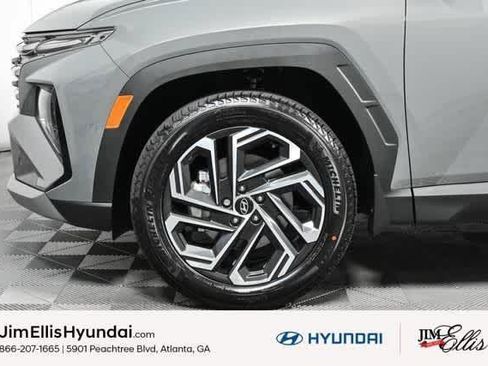 New 2025 Hyundai Tucson Limited AWD/4WD image 11