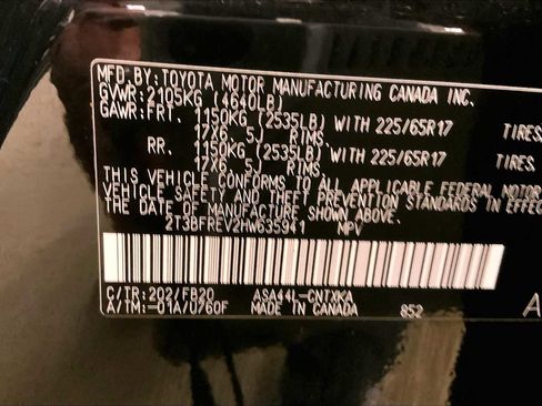 Used 2017 Toyota RAV4 LE w/ Carpet Mat Package image 33