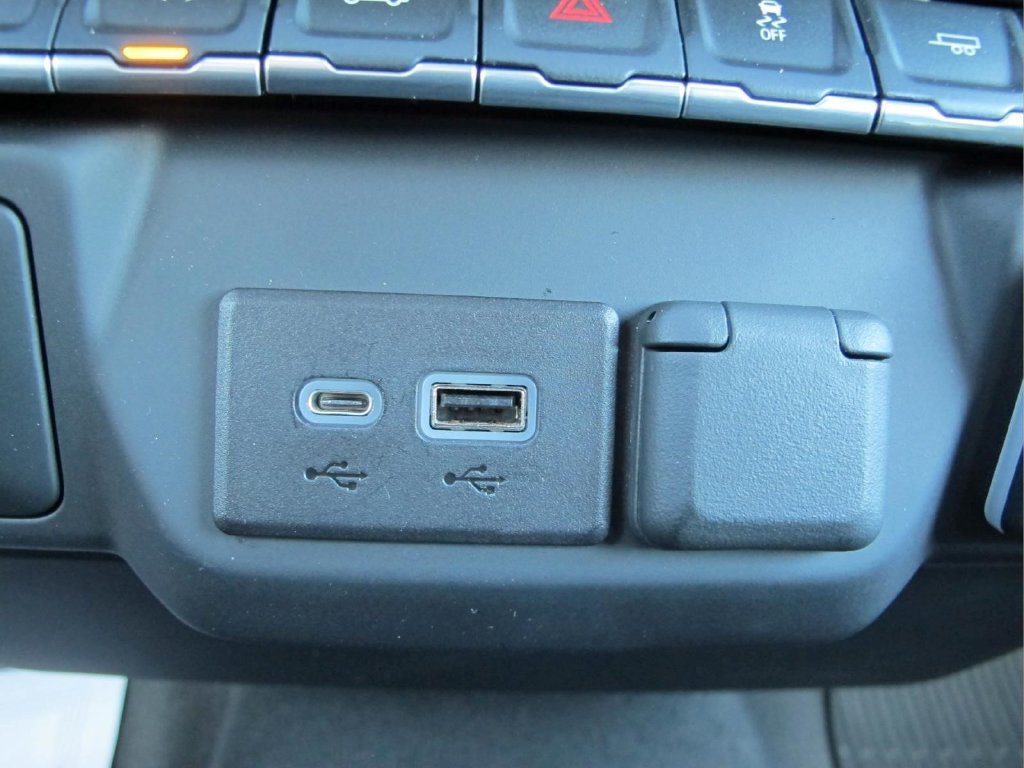 Certified 2022 Chevrolet Silverado 1500 Custom RWD image 15