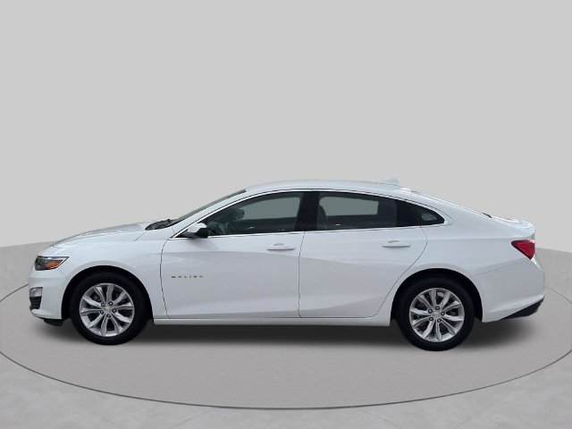 Used 2025 Chevrolet Malibu LT FWD image 2