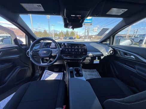 New 2026 Chevrolet Equinox EV LT image 28