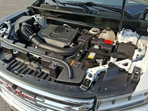 Used 2023 GMC Acadia SLE FWD image 31