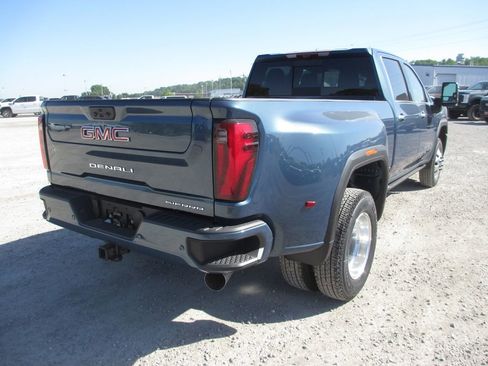 New 2026 GMC Sierra 3500 Denali w/ Denali Reserve Package AWD/4WD image 5