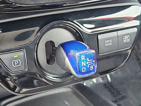 Used 2022 Toyota Prius LE AWD/4WD image 21