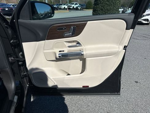 New 2026 Mercedes-Benz GLB 250 image 15