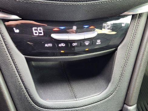 Used 2020 Cadillac XT5 Premium Luxury image 15