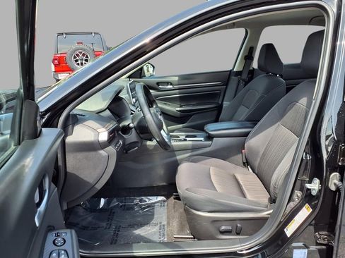 Certified 2025 Nissan Altima 2.5 SV FWD image 22