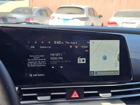 Used 2025 Hyundai Elantra Limited FWD image 26
