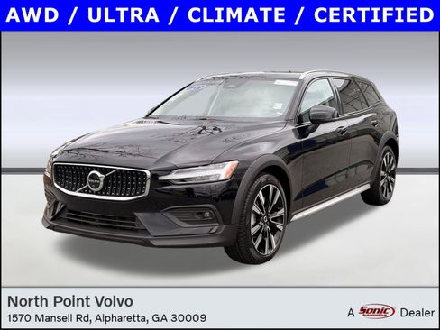 Certified 2025 Volvo V60 B5 Cross Country Ultra w/ Protection Package Premier image 1