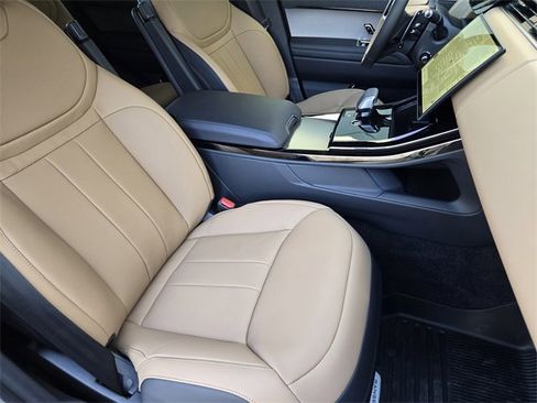 New 2025 Land Rover Range Rover Sport Dynamic SE image 9