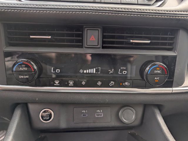 Used 2023 Nissan Rogue SV AWD/4WD image 20