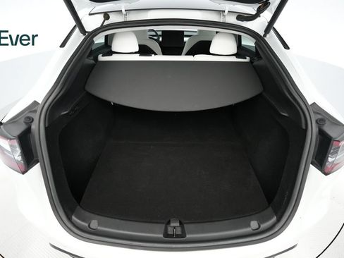 Used 2023 Tesla Model Y Long Range AWD/4WD image 8