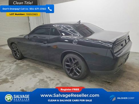 Used 2019 Dodge Challenger SXT w/ Plus Package image 3