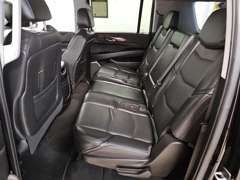 Used 2020 Cadillac Escalade ESV Premium Luxury image 11