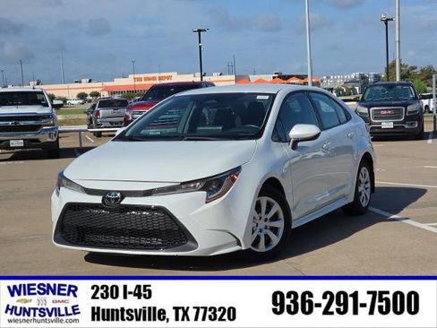 Used 2025 Toyota Corolla LE FWD image 1