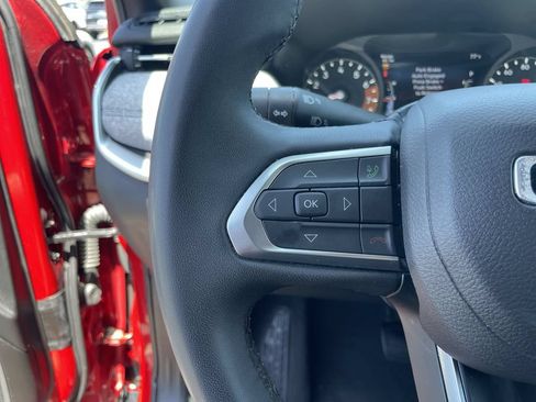 Used 2024 Jeep Compass Latitude AWD/4WD image 17