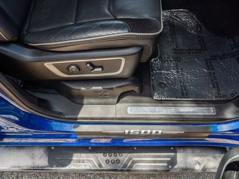 Used 2019 RAM 1500 Laramie w/ Sport Appearance Package image 43