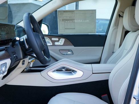 New 2026 Mercedes-Benz GLS 450 4MATIC image 35