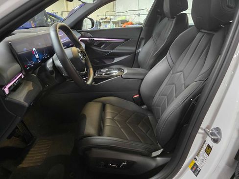 Used 2024 BMW i5 eDrive40i w/ Premium Package image 22