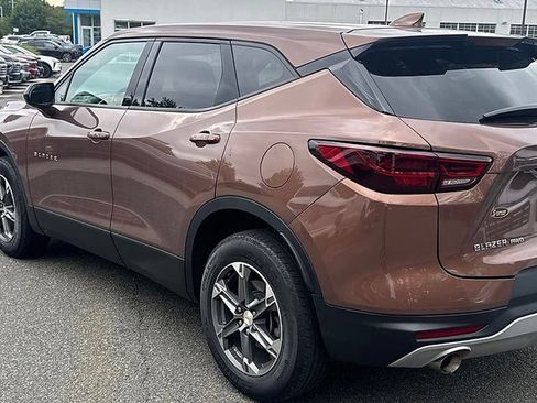 Used 2023 Chevrolet Blazer LT AWD/4WD image 4