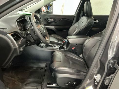Used 2022 Jeep Cherokee Latitude Lux w/ Sun & Sound Group AWD/4WD image 9