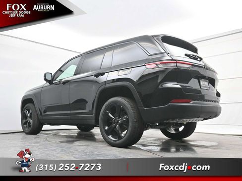 New 2026 Jeep Grand Cherokee Limited w/ Limited Altitude Package image 18