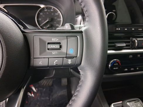 Used 2024 Nissan Pathfinder SL w/ SL Premium Package image 23