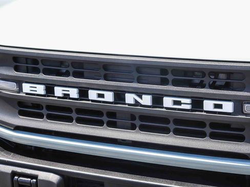 Used 2023 Ford Bronco Black Diamond AWD/4WD image 13