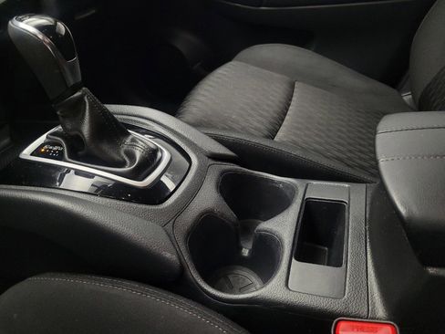 Used 2018 Nissan Rogue S AWD/4WD image 26